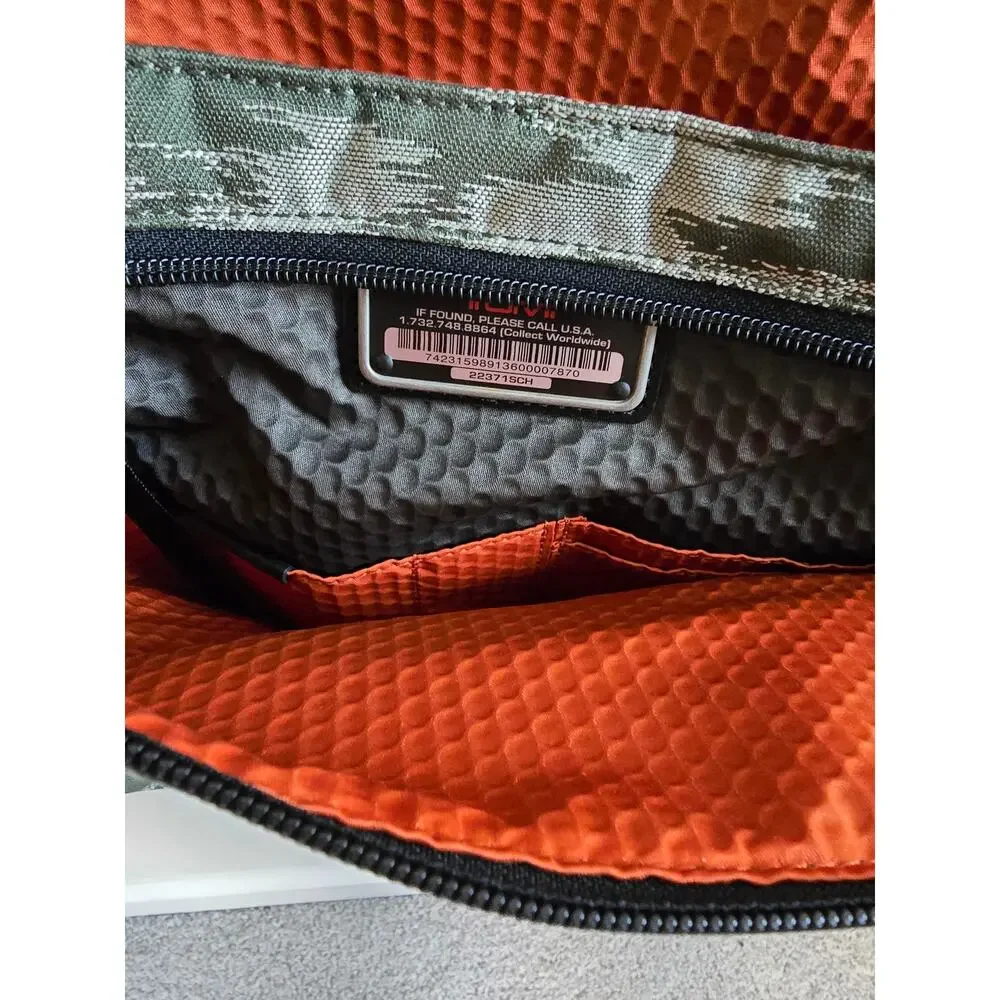 Tumi crossbody bag - Excellent condition
